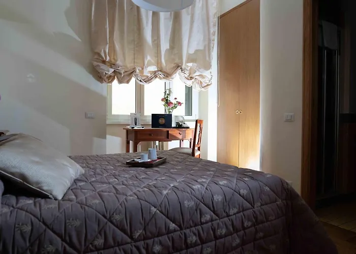 לינה וארוחת בוקר Domus Cavour 4*