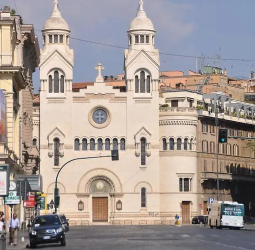 Domus Cavour לינה וארוחת בוקר 4*