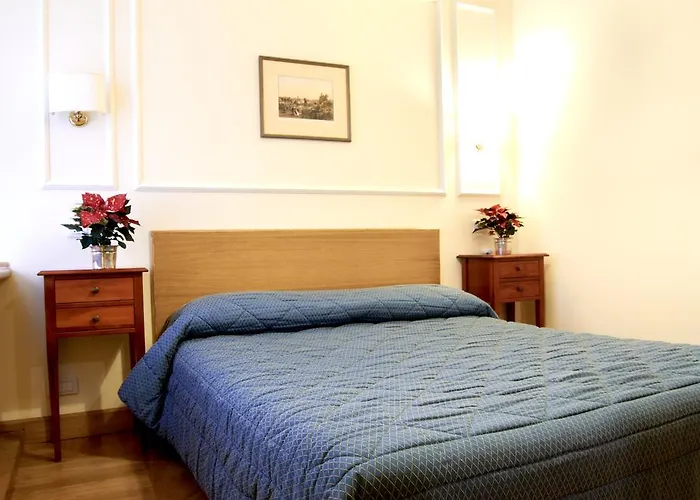 לינה וארוחת בוקר Domus Cavour 4*