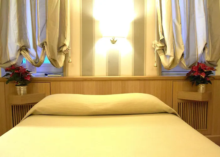 Domus Cavour 4* רומא