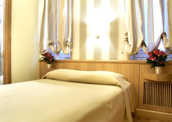 Domus Cavour 4* רומא