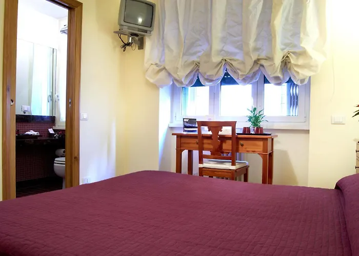 Domus Cavour 4* רומא