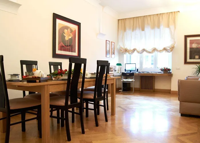 לינה וארוחת בוקר Domus Cavour 4*